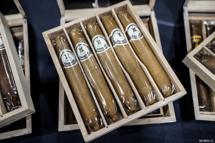 Howard G Cigars- "Black Moses" Blanco