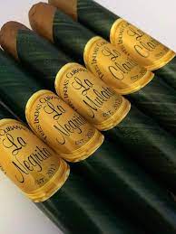 Tres Lindas Cubanas "La Mulata"
