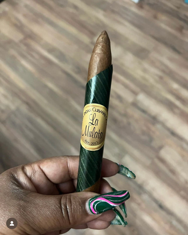 Tres Lindas Cubanas "La Mulata"